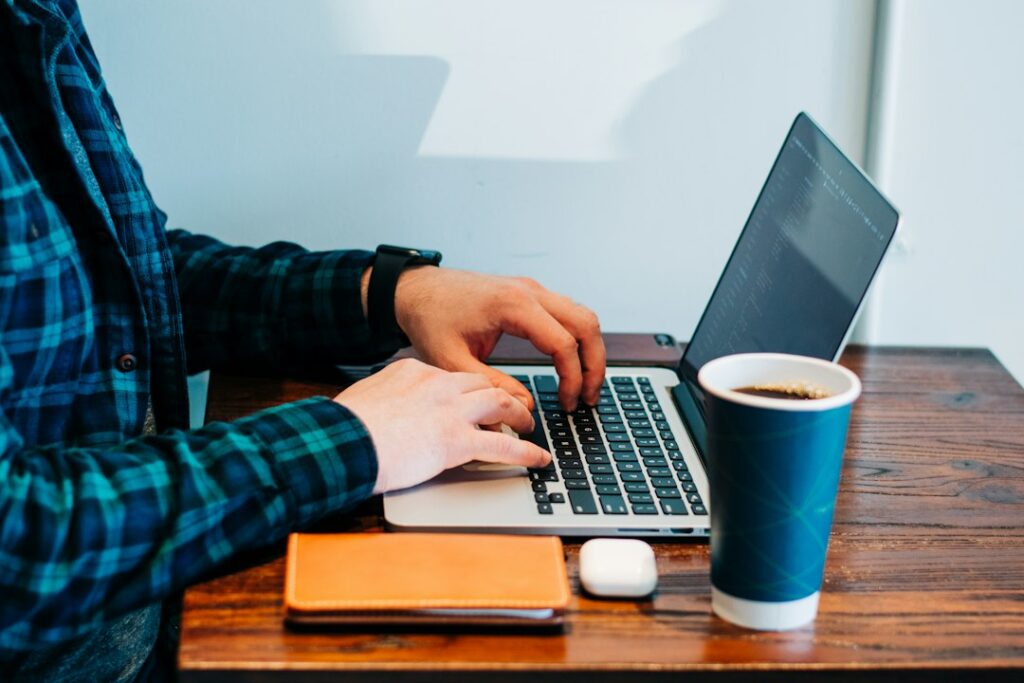 Imagen ilustrativa de 'Cómo escribir textos para una web empresarial: estructura, tono y errores frecuentes'