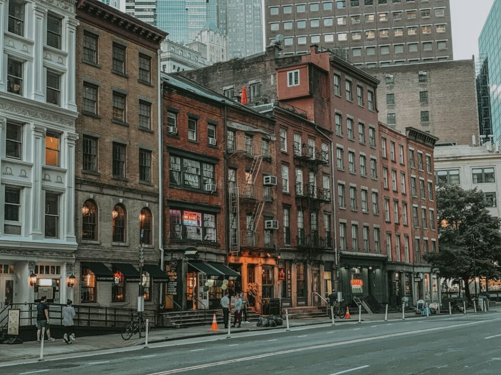 Contenido web que posiciona en Google para empresas locales: qué funciona y qué no